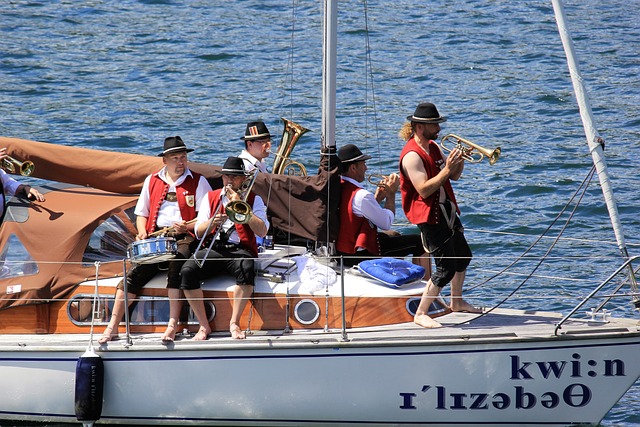 根據媒體分 根據媒體分